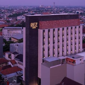 Rez Hotel